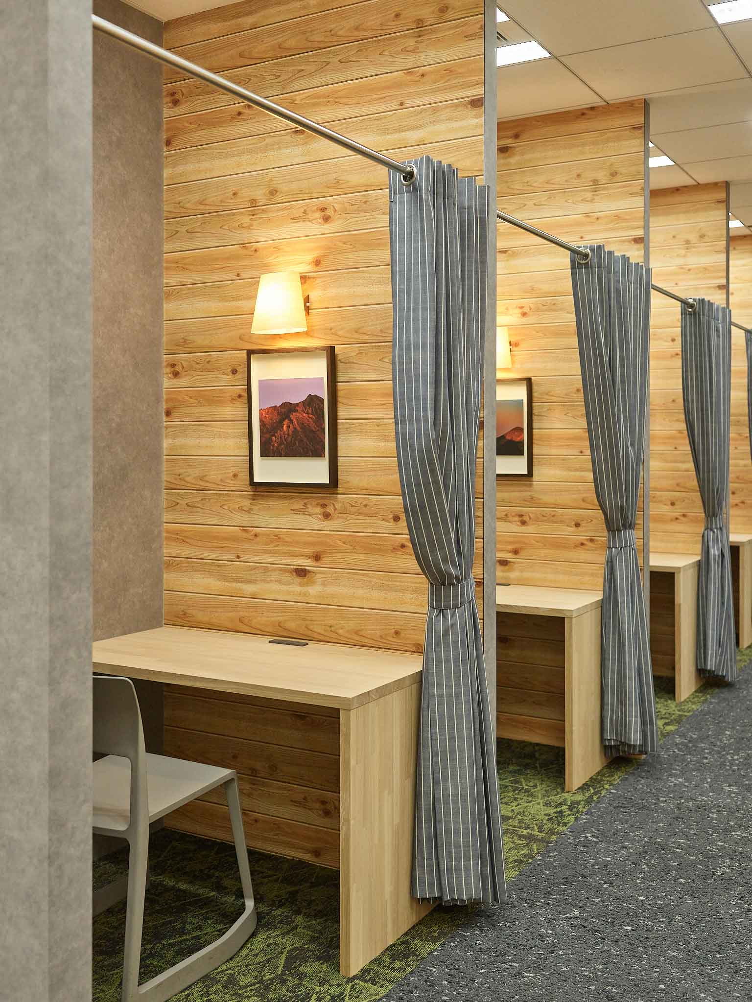 グループ会社シェアオフィス内装